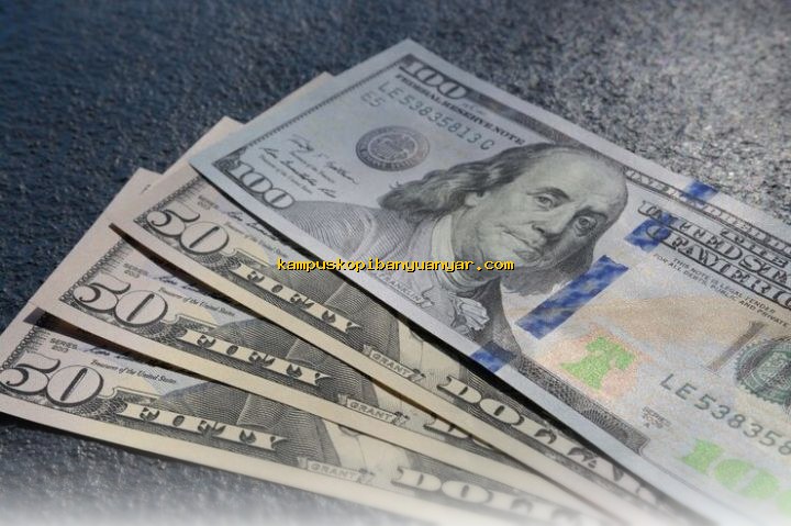 Dolar AS Anjlok Saat Pendapatan Nvidia Melonjak Tajam!