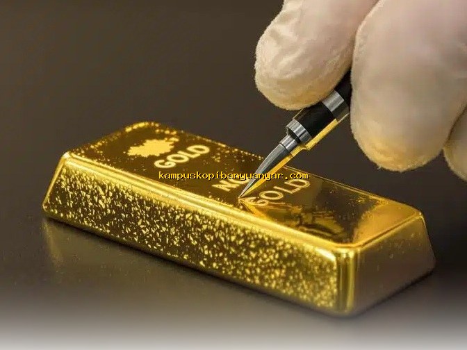 Emas Dunia Mengilap Terang, Harga Tembus Level Tertinggi!