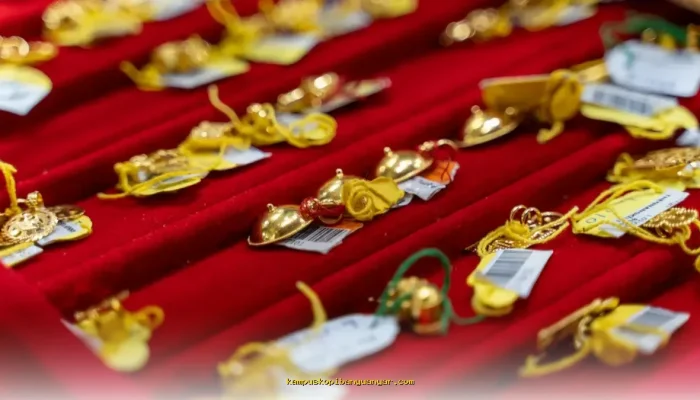 Harga Emas 24 Karat Turun Tajam Jadi Rp2.530.000 per Gram, Begini Analisisnya!