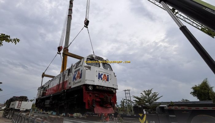 KAI Logistik Siapkan 12 Lokomotif untuk Angkutan Lebaran di Pulau Jawa!