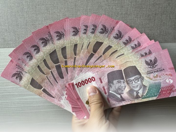 Rupiah Anjlok 0,14% Jelang Akhir Pekan, Sentuh Level Rp16.783!