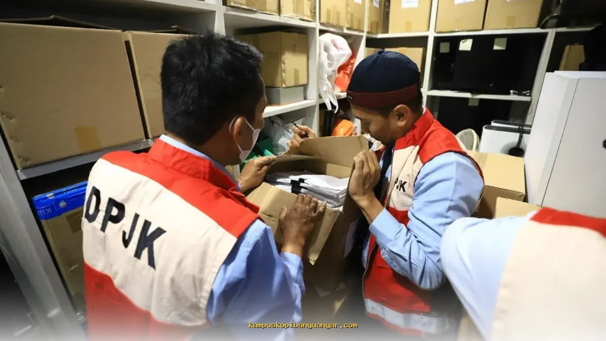 Bareskrim-OJK Gelar Operasi Tangkap Tangan di Kantor Sekuritas SCBD, Pasar Modal Diguncang!