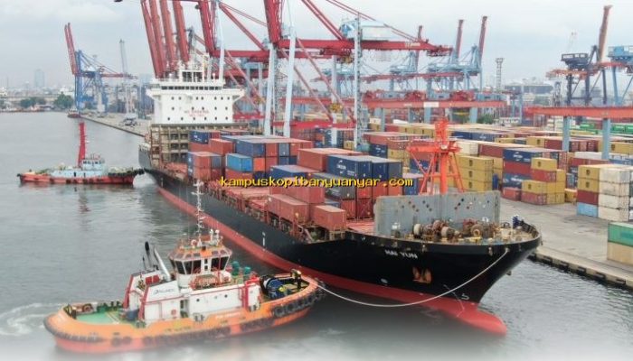 Biaya Logistik Global Melonjak Tajam Akibat Ketegangan di Selat Hormuz!