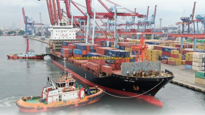 Biaya Logistik Global Melonjak Tajam Akibat Ketegangan di Selat Hormuz!