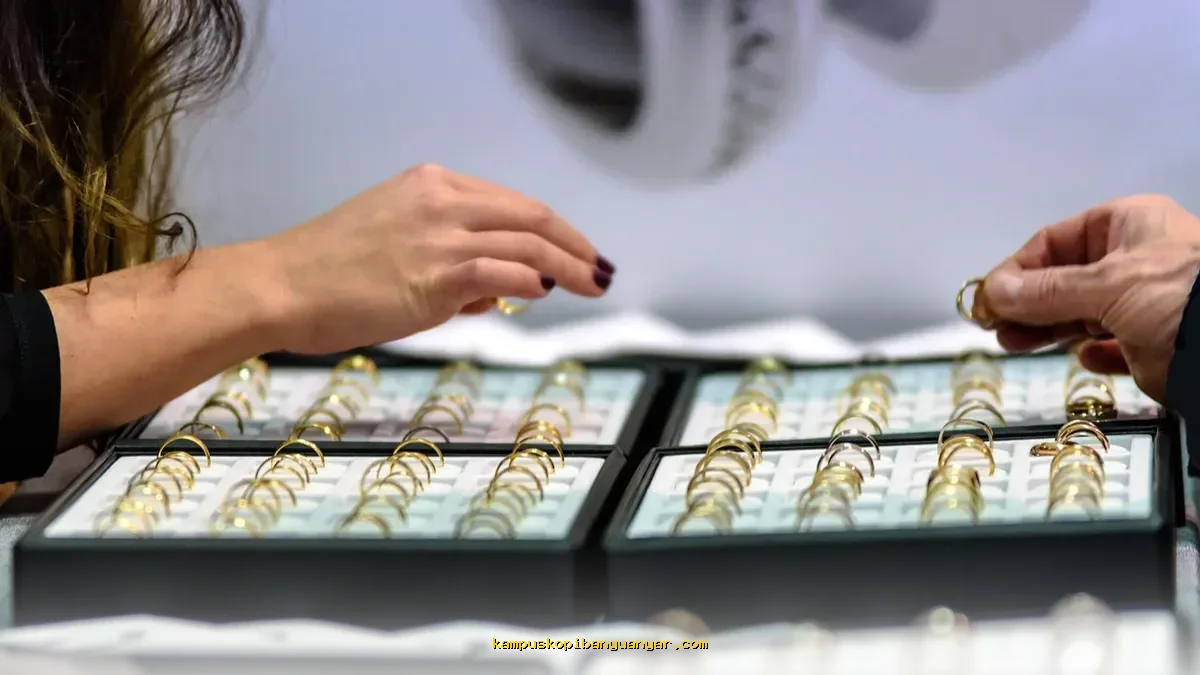 Emas 24 Karat Tembus Rp2.715.000 per Gram pada 2 Maret 2026, Ini Kata Ahli!